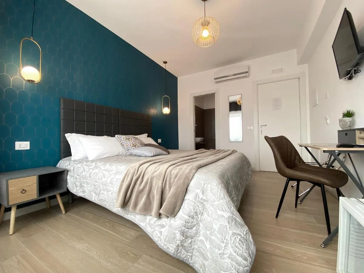 Bari Rooms Carulli Suite 0*,  Italy